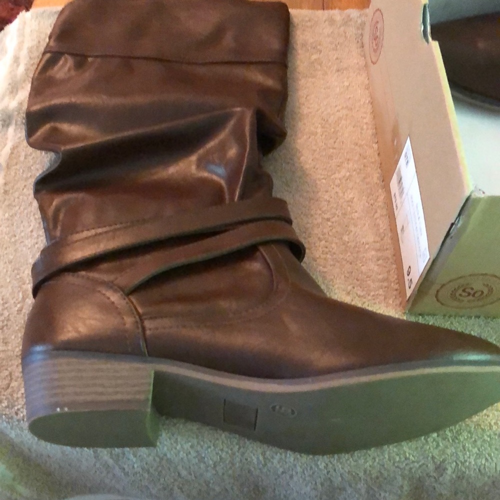 Women’s brown boots lined size 9.5 medium